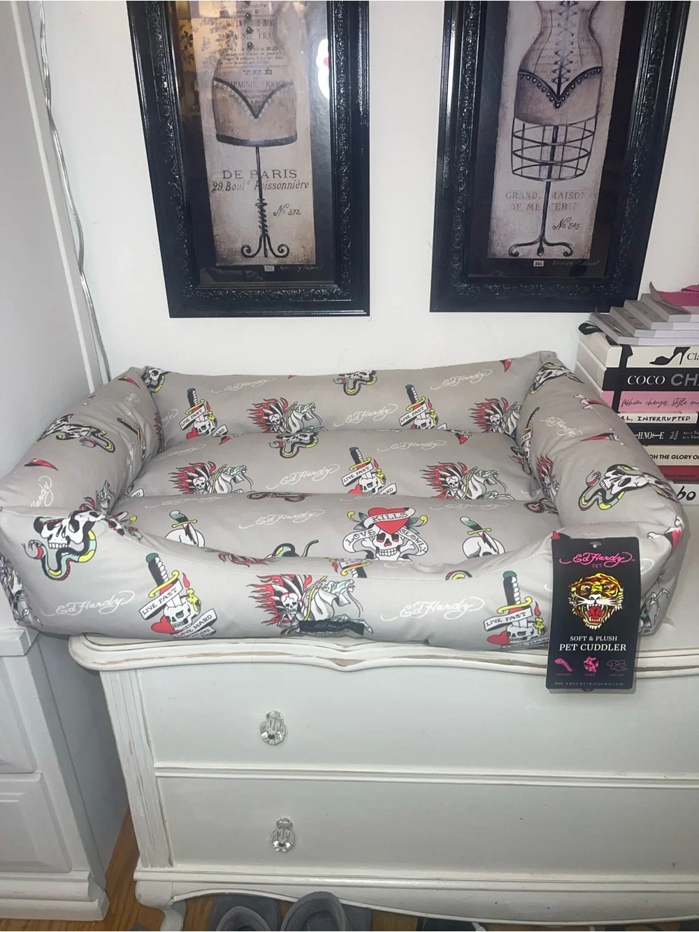 NWT Ed Hardy Gray Tattoo Skull Print Pet Cuddler Bed